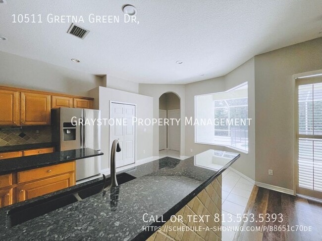 Building Photo - 10511 Gretna Grn Dr