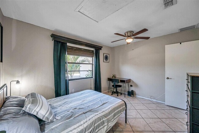 Building Photo - 6421 Drexel Dr
