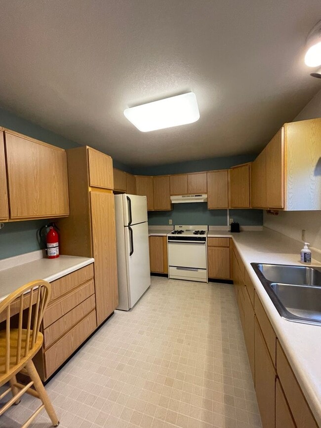 Building Photo - EFFICIENT KENAI APARTMENT
