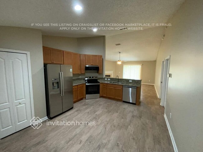 Building Photo - 14188 Crestwick Dr W