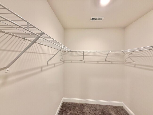 Building Photo - Modern 3BD, 2.5BA Raleigh Home in a Great ...