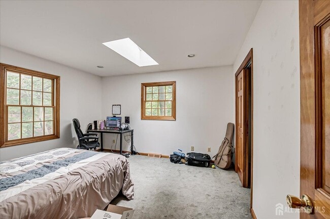 Building Photo - 23 Cardownie St