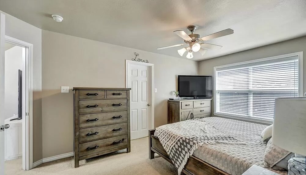 Building Photo - 9000 Eastwood Ave