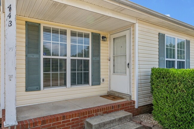 Building Photo - 443 Cranklen Cir