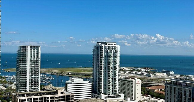 Building Photo - 400 Central Ave