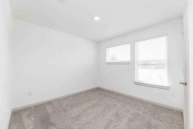 Building Photo - 28902 Yukon River Ct