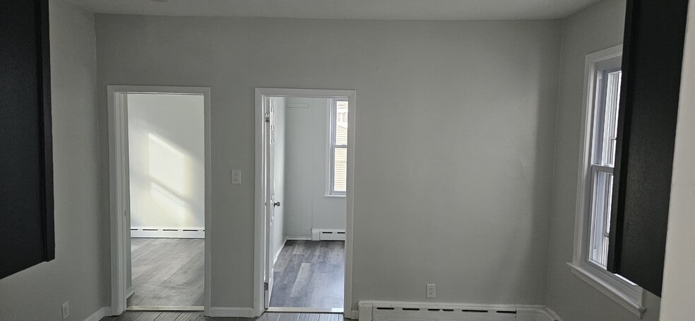 Building Photo - 30 Arthur St