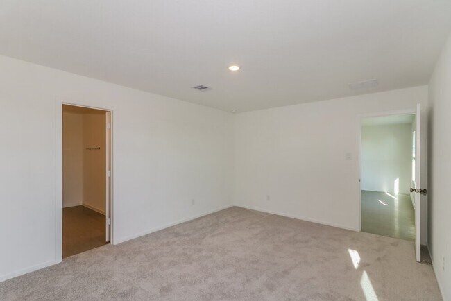 Building Photo - 460 San Miguel Crk Dr