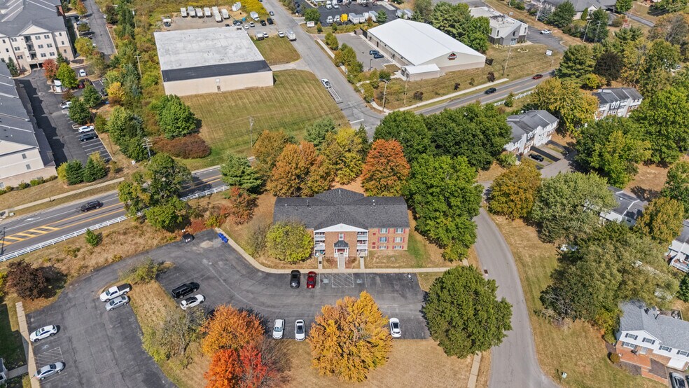 Building Photo - 976 Wood Hollow Dr