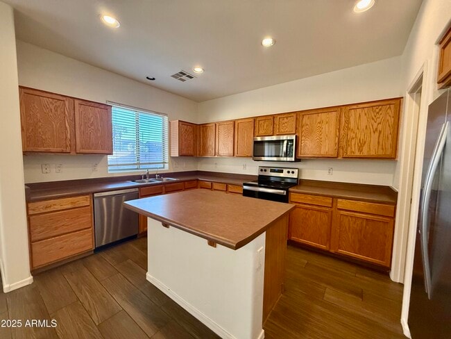 Building Photo - 4531 E Del Rio St