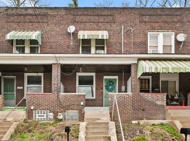 Building Photo - 2241 1/2 Hawthorne Ave