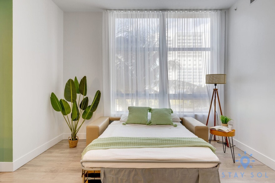 Building Photo - 777 N Ocean Dr