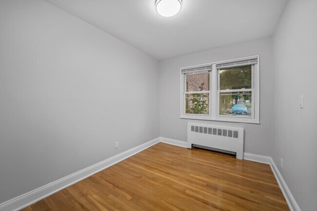 Building Photo - 98 Blachley Rd