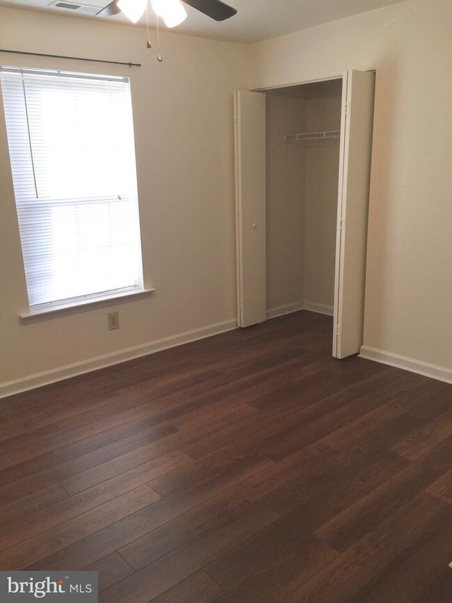 Building Photo - 33 Fern Oak Cir