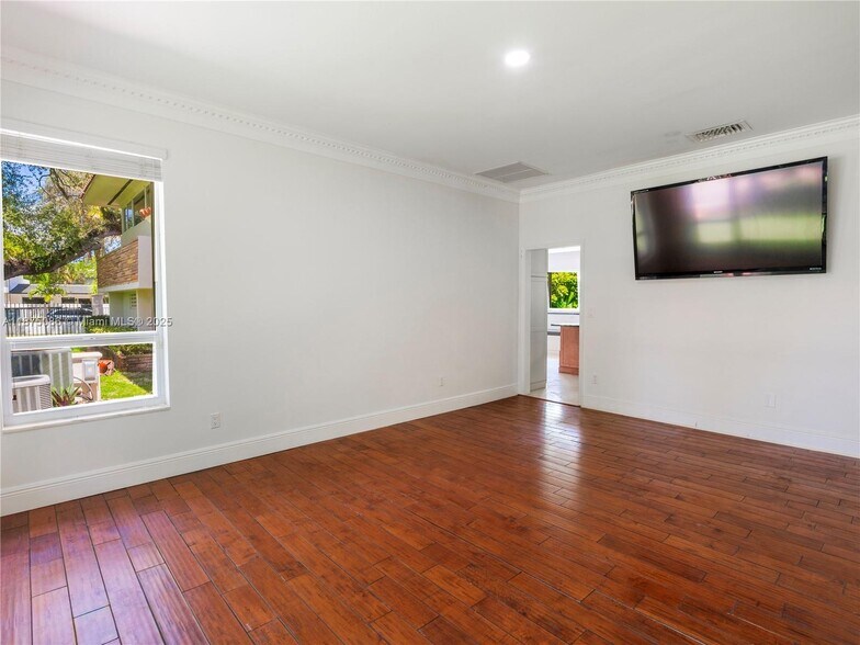 Building Photo - 55 Pinta Rd