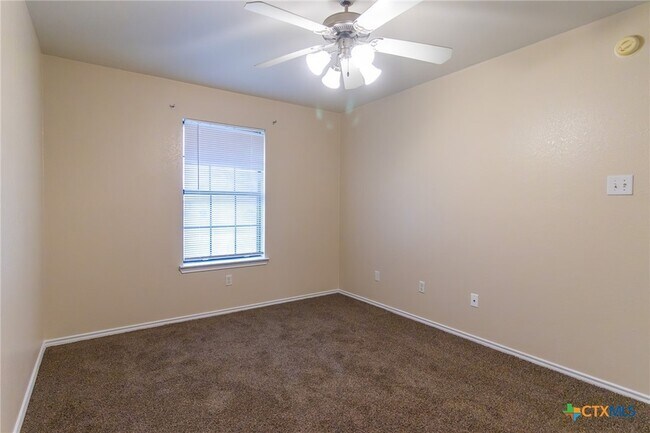 Building Photo - 5505 Gunnison Dr