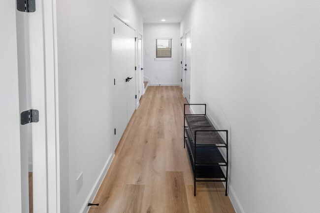 Building Photo - 6740 Peerless St