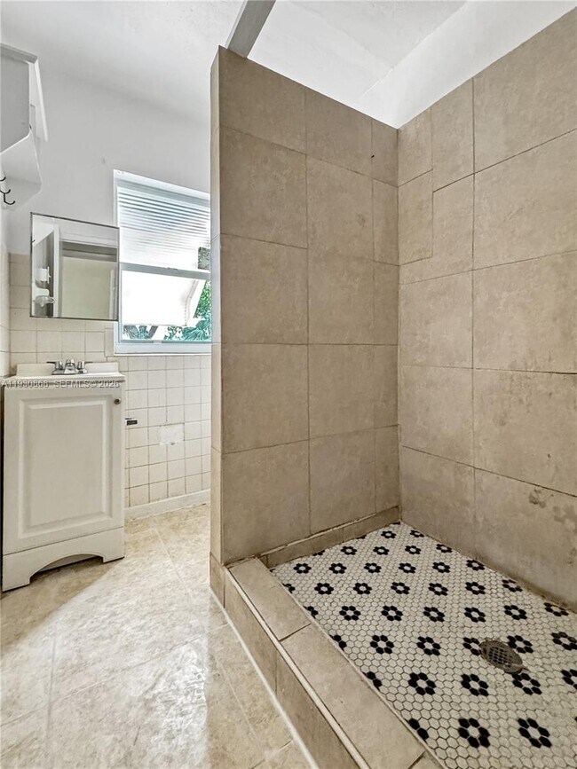 Building Photo - 1269 SW 25th Ave