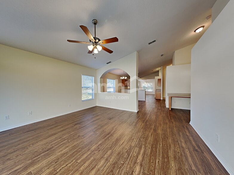 Building Photo - 1145 Bluegrass Dr