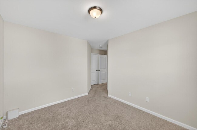 Building Photo - 255 Mansell