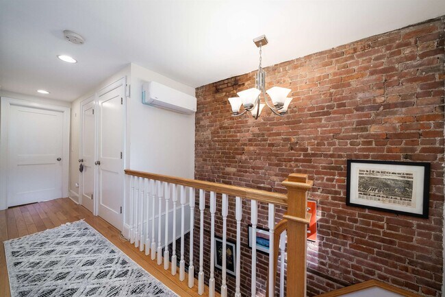 Building Photo - 235 Bloomfield St