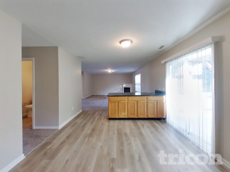 Building Photo - 6953 W Briar Park View