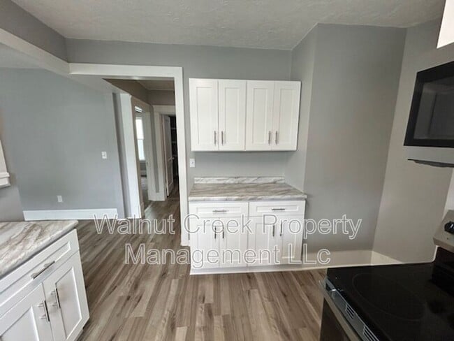 Building Photo - 839 Allison Ave