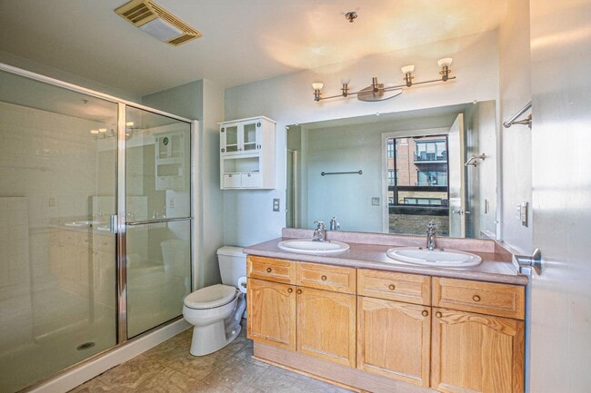 Building Photo - 234 E Reservoir Ave