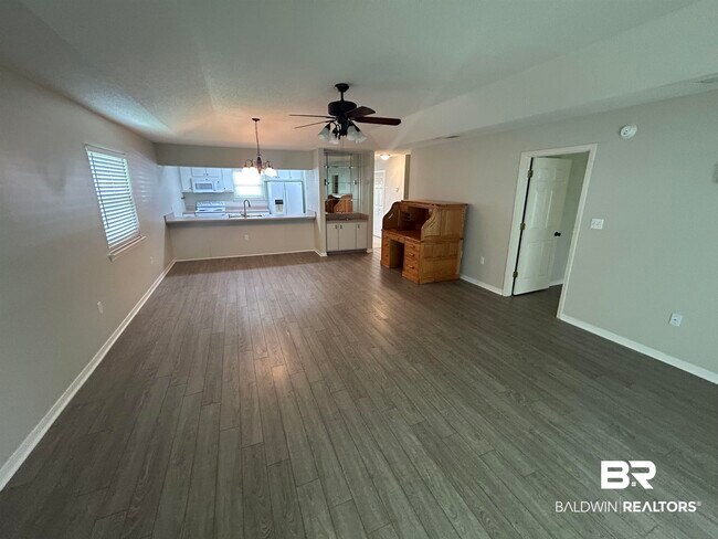 Building Photo - 9474 Villas Dr