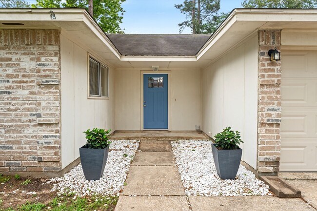 Building Photo - 4503 Pineville Ln