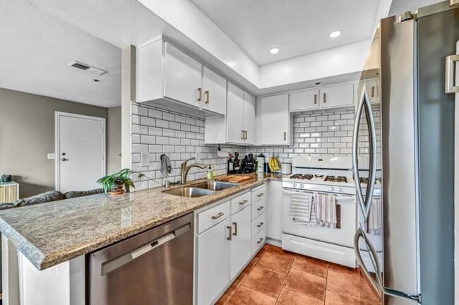 Building Photo - 119 Mangano Cir