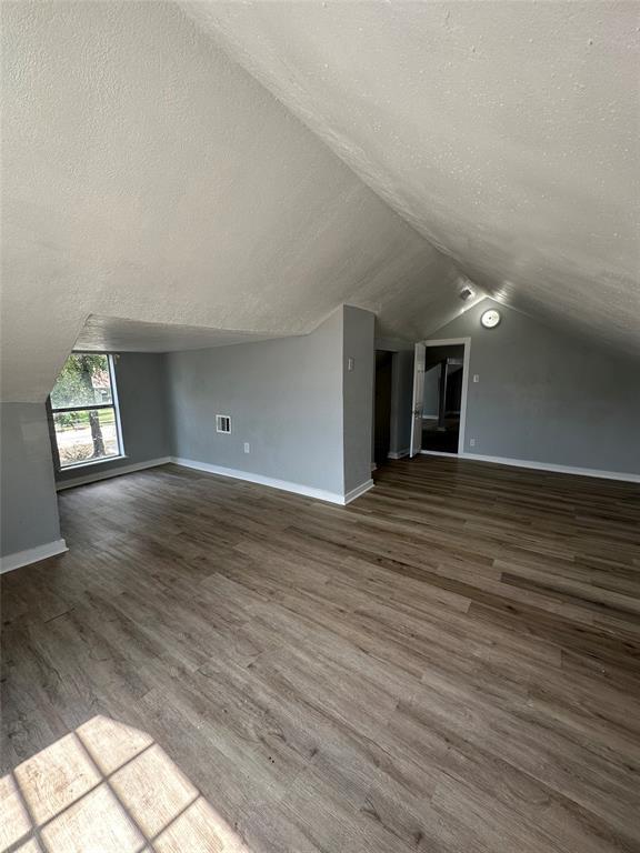 Building Photo - 1411 Miles St