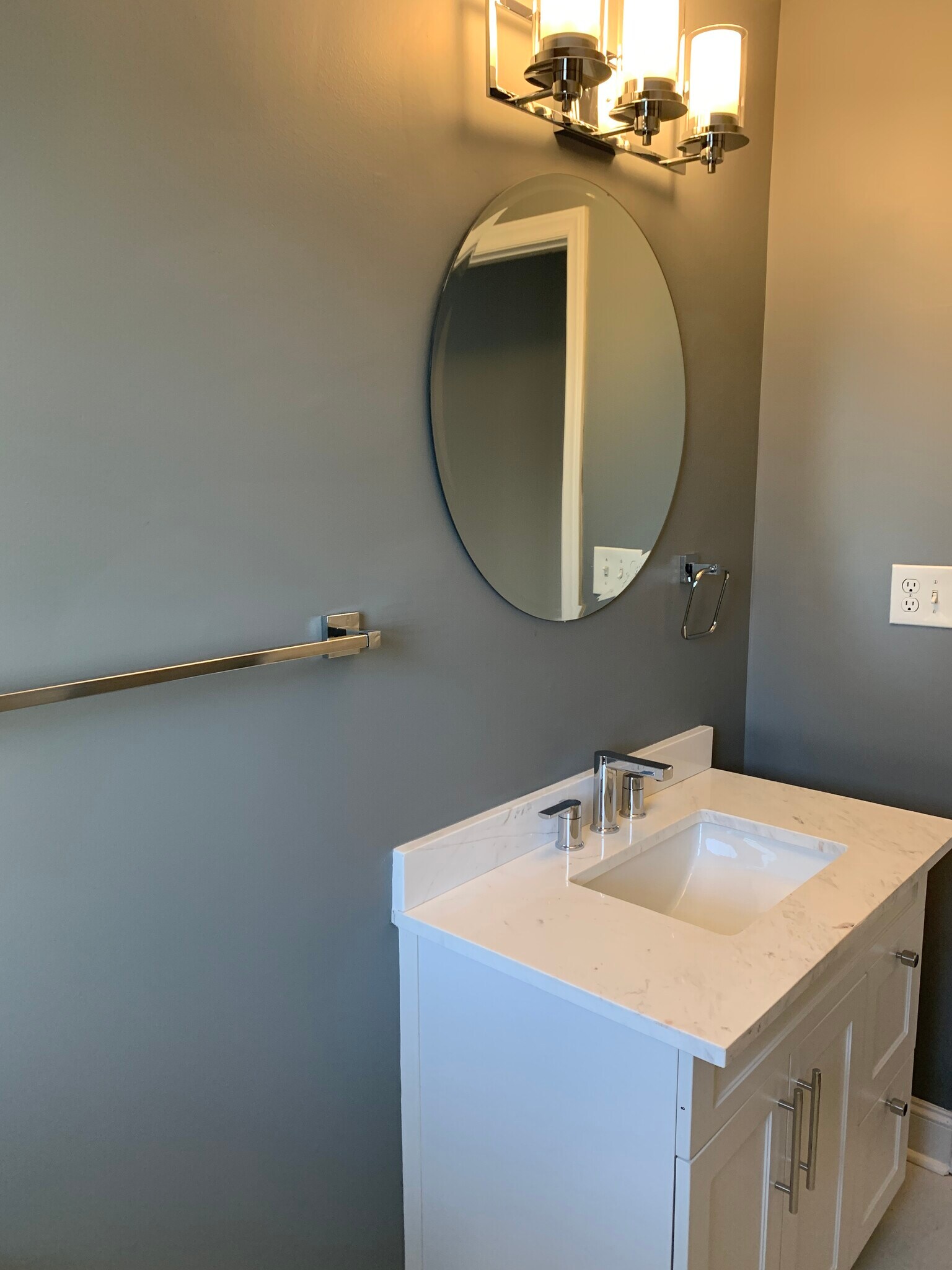 Building Photo - 3733 Blandwood Dr