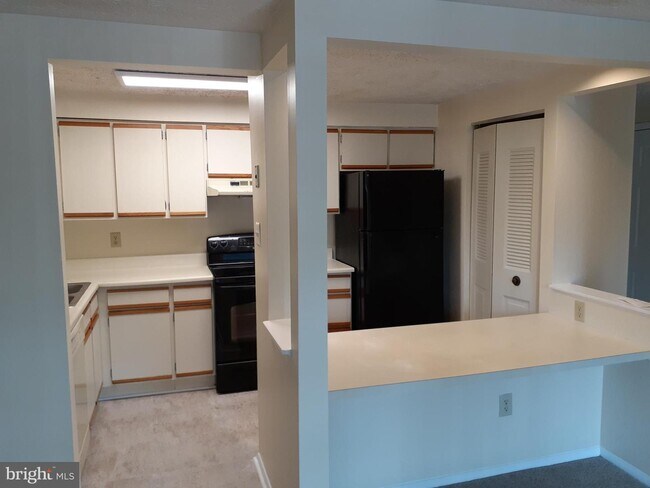 Building Photo - 8380 Brockham Dr