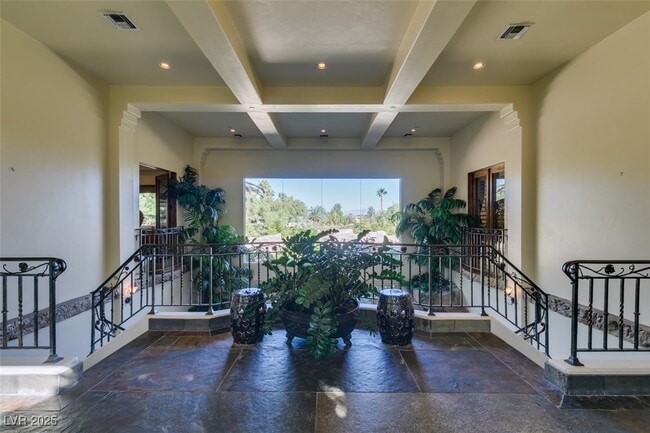 Building Photo - 549 Regents Gate Dr