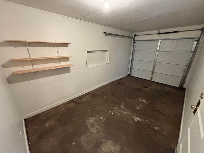 Building Photo - Cozy Two Bedroom Home in Salem