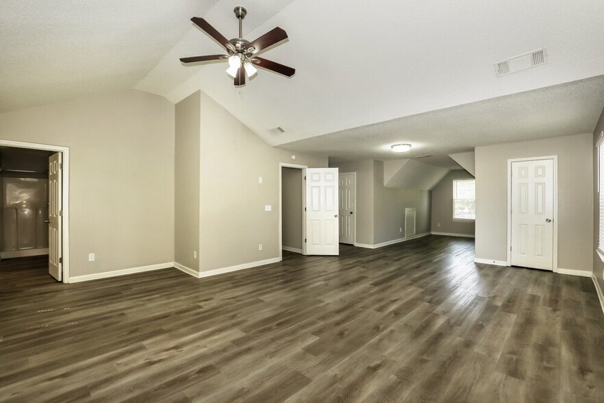 Building Photo - 936 Brisley Cir