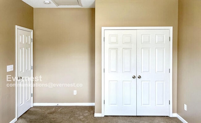 Building Photo - 100 Paxford Ct