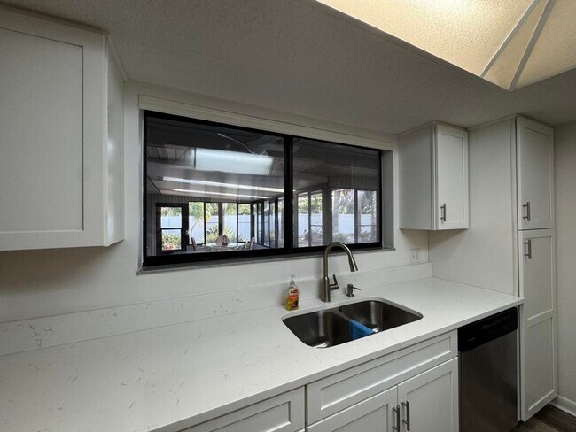 Building Photo - 3/2.5 in Oak Forest of Ormond Beach