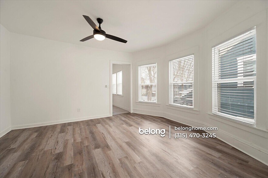 Building Photo - 122 Redfield Pl