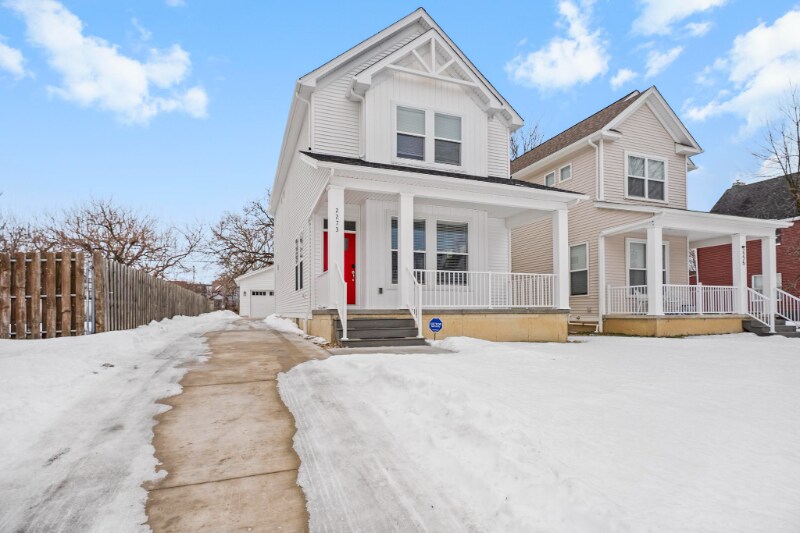 Building Photo - 2273 E 100th St