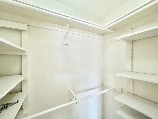 Building Photo - 4511 Murietta Ave