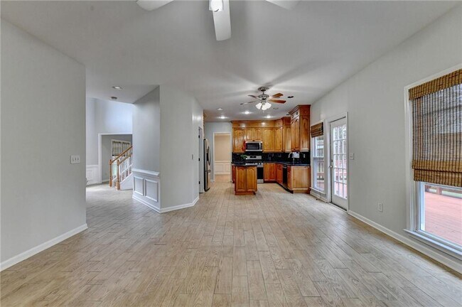 Building Photo - 2835 Crestmont Ct