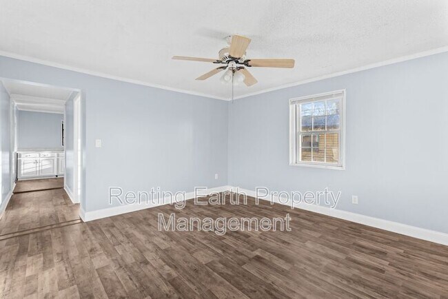 Building Photo - 3829 Ellis Ave SW