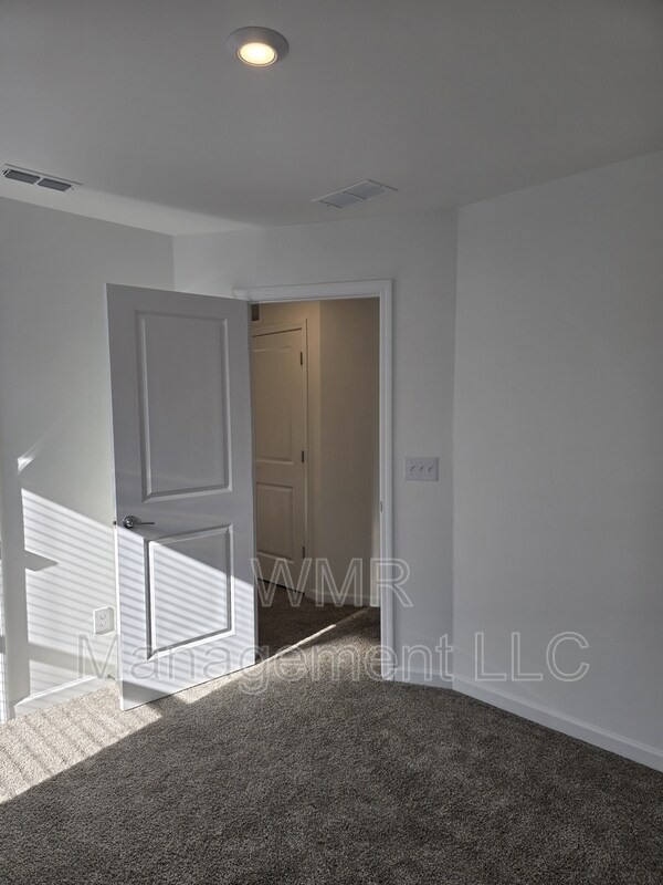 Building Photo - 1846 Teachers House Rd NW