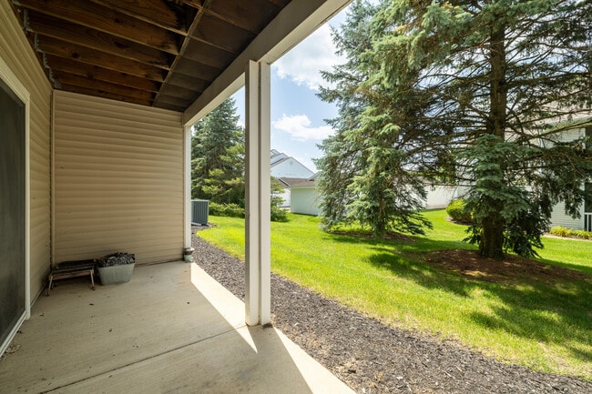 Building Photo - 2906 N Knightsbridge Cir