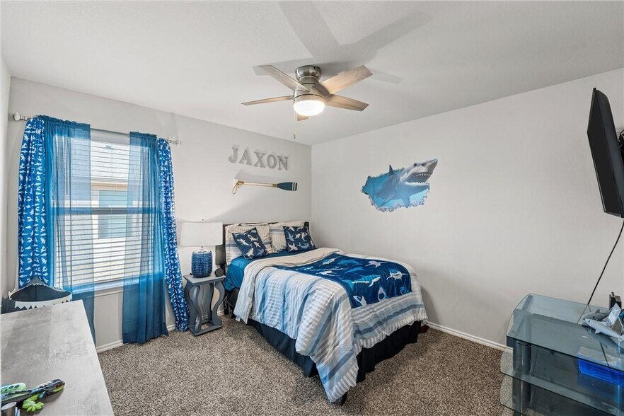 Building Photo - 7009 Llano Dr