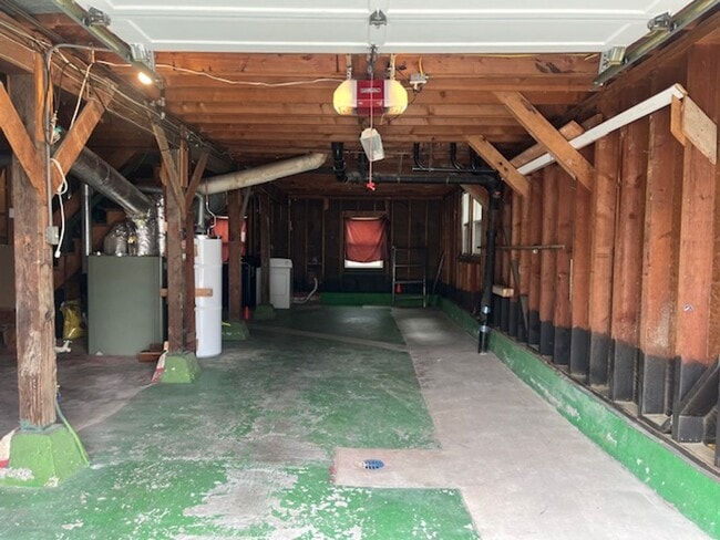 Building Photo - Classic Two Bedroom One Bathroom San Franc...