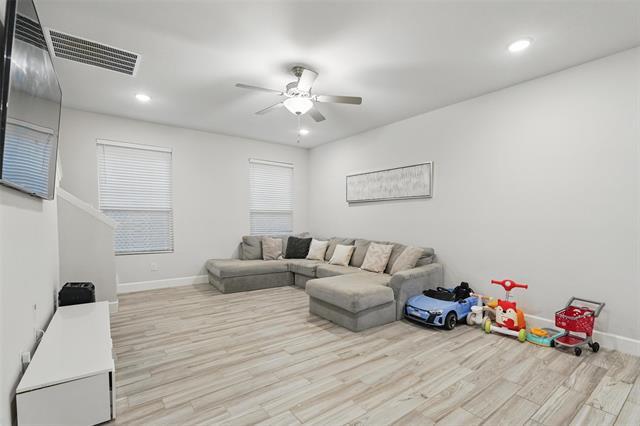 Building Photo - 8338 Martinique Mews
