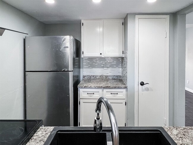 Building Photo - 1715 Moritz Dr